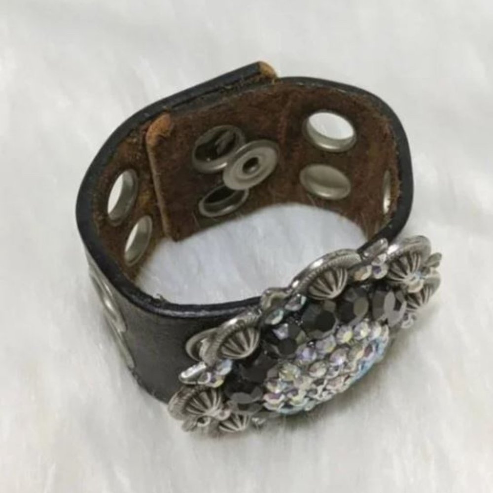 Leather Flower Rhinestone Bracelet - Picture 2 of 5